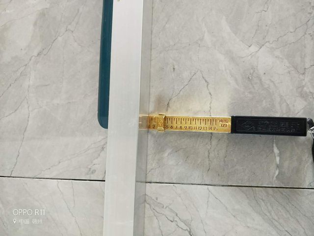 8地磚鋪貼完后檢測瓷磚縫隙是否均勻，平整度縫隙是否合格.jpg