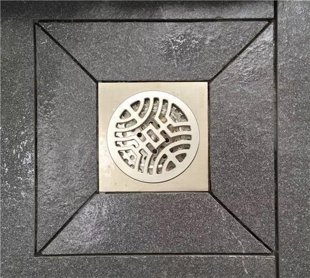 17衛(wèi)生間，陽臺地漏做“回字形”工藝處理，讓下水更快.jpg